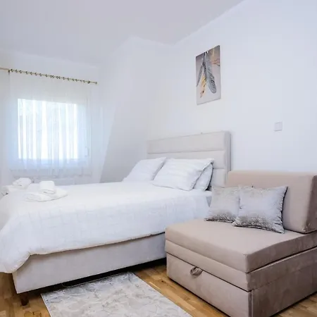 Lux Sara Apartment Visoko