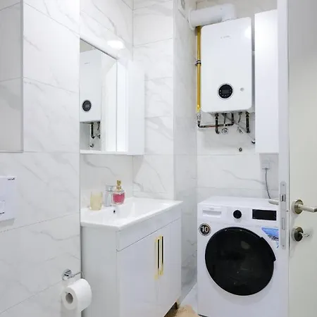 Lux Sara Daire Visoko