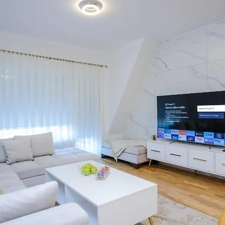 Lux Sara Apartment *